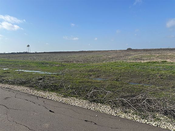 2nd image of 1425 County Road 2160