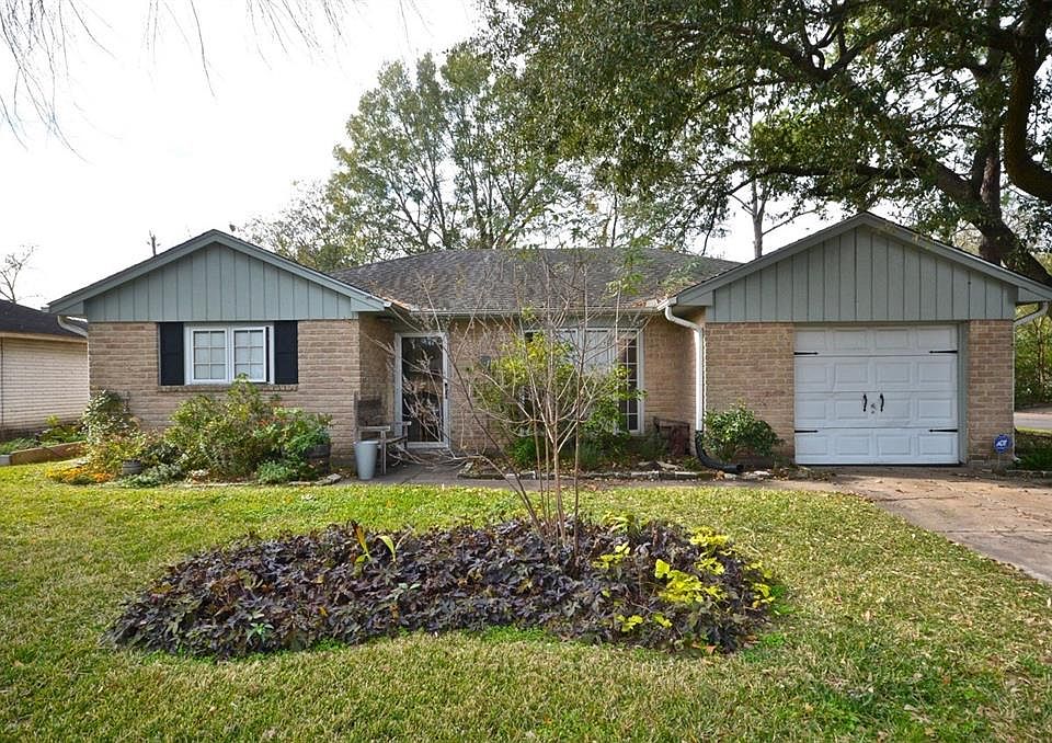 1st image of 400 Stoneledge Dr