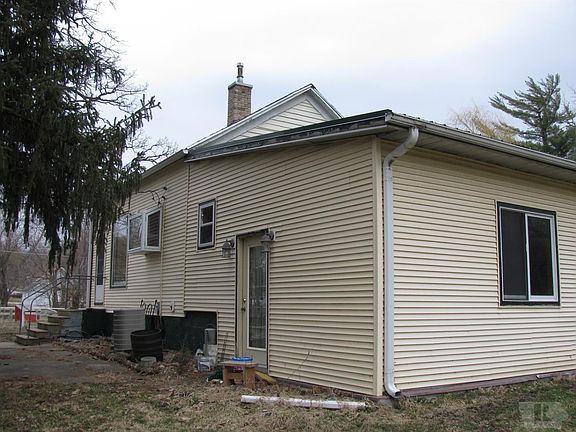 3rd image of 804 E Nuckols St