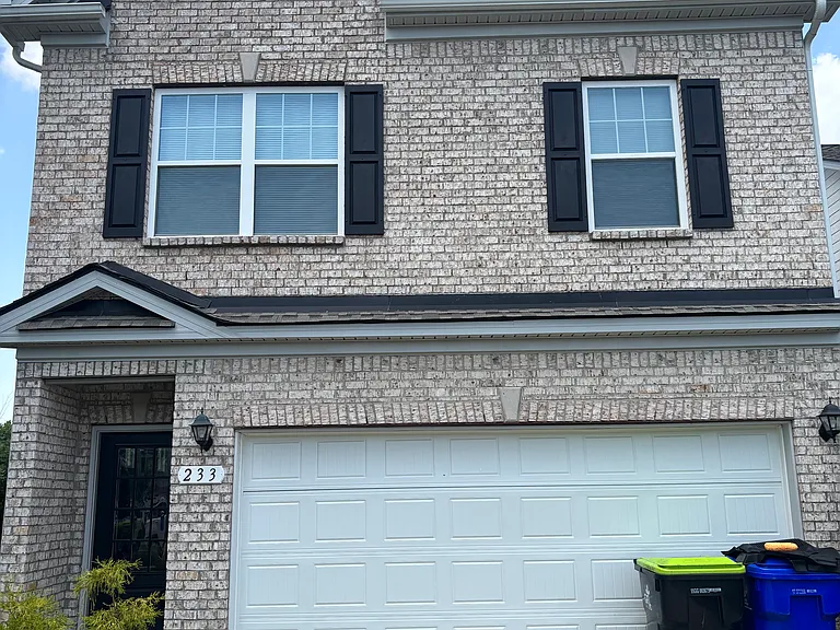 233 Emmett Dr — Photo 1