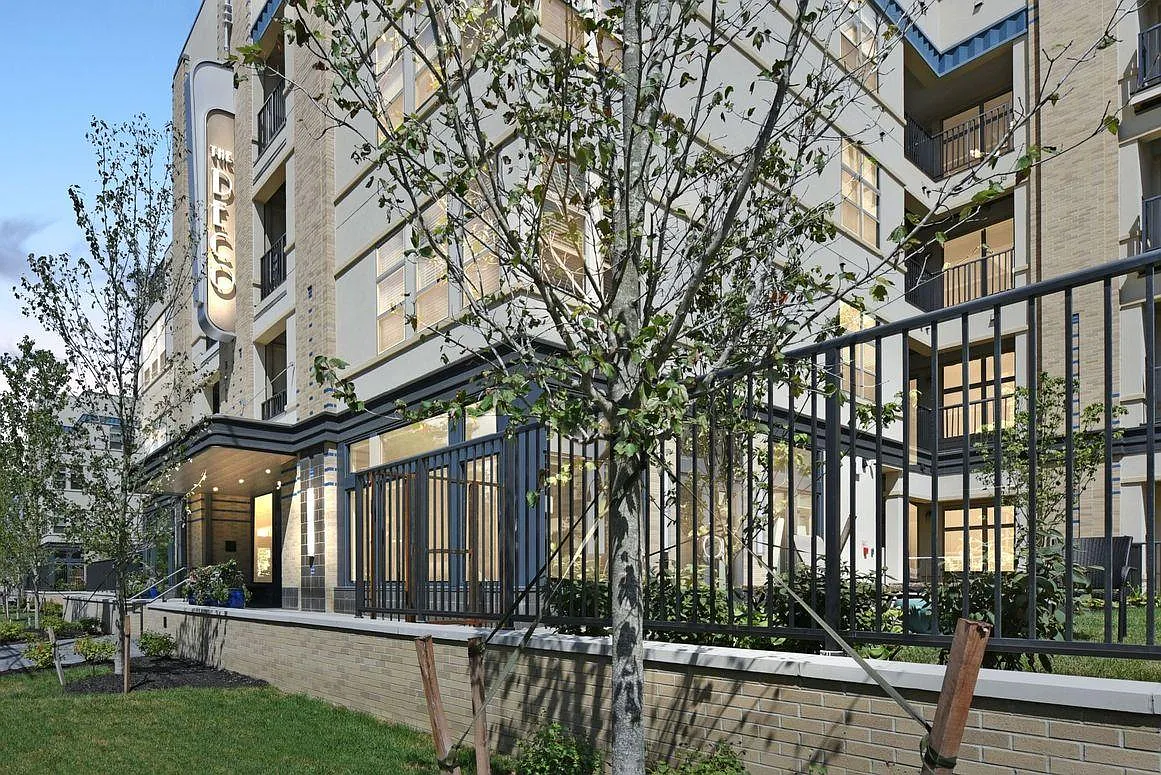 The Deco Apartments — Photo 1