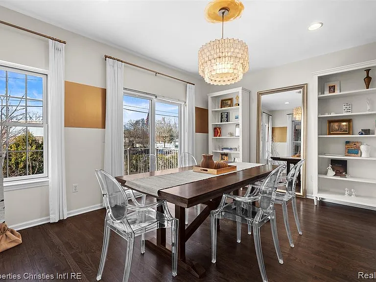 512 Graten St — Photo 22
