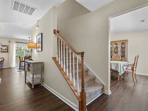 3rd image of 108 Bathurst Ln