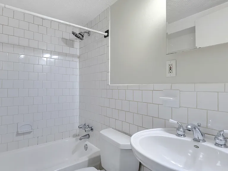 2821 R St SE #B — Photo 10