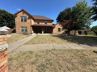 104 Dovehill Circle Red, Red Oak, TX 75154