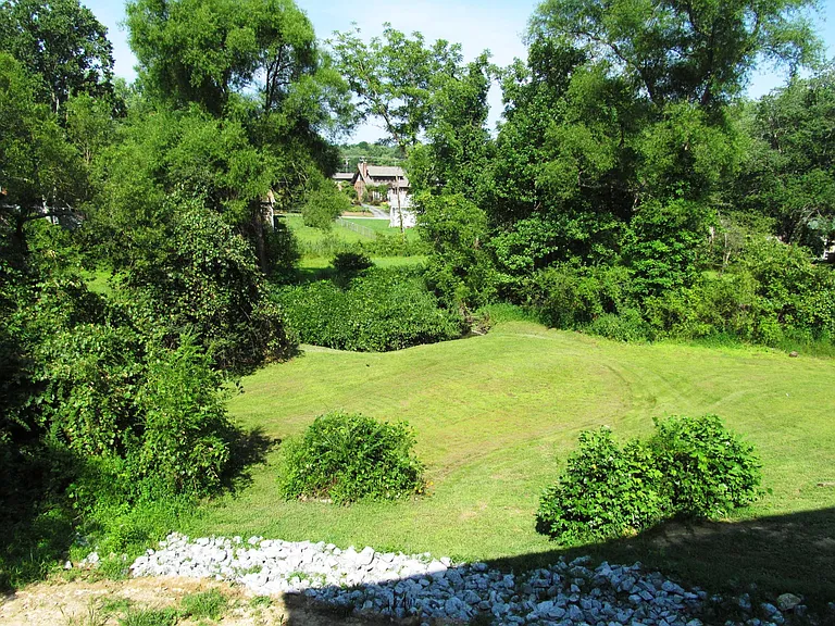 1820 Lower Ridgewood Blvd — Photo 4