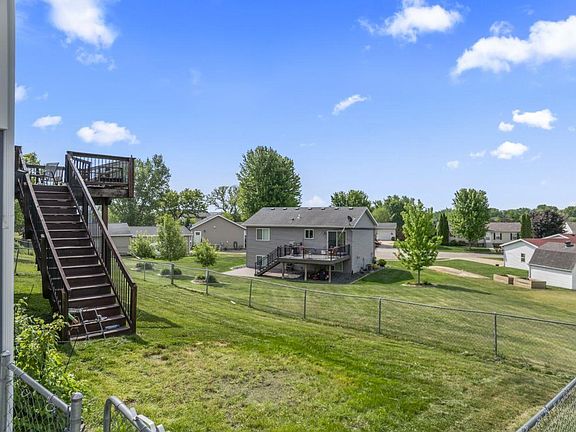 3rd image of 3746 Winesap Dr NW