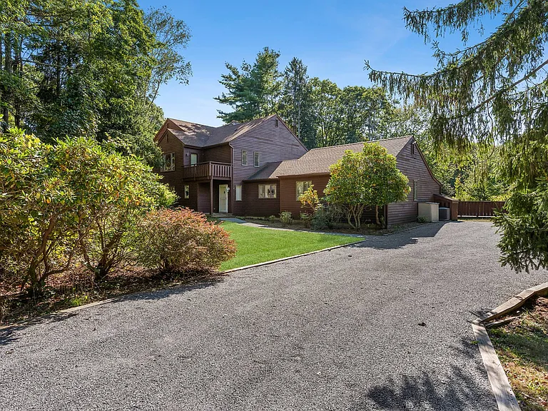 47 Spring Pond Ln — Photo 26