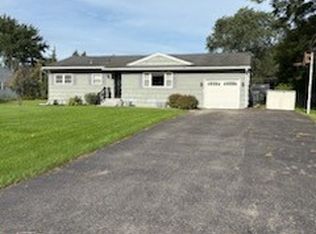 456 Wildbriar Rd, Rochester, NY 14623