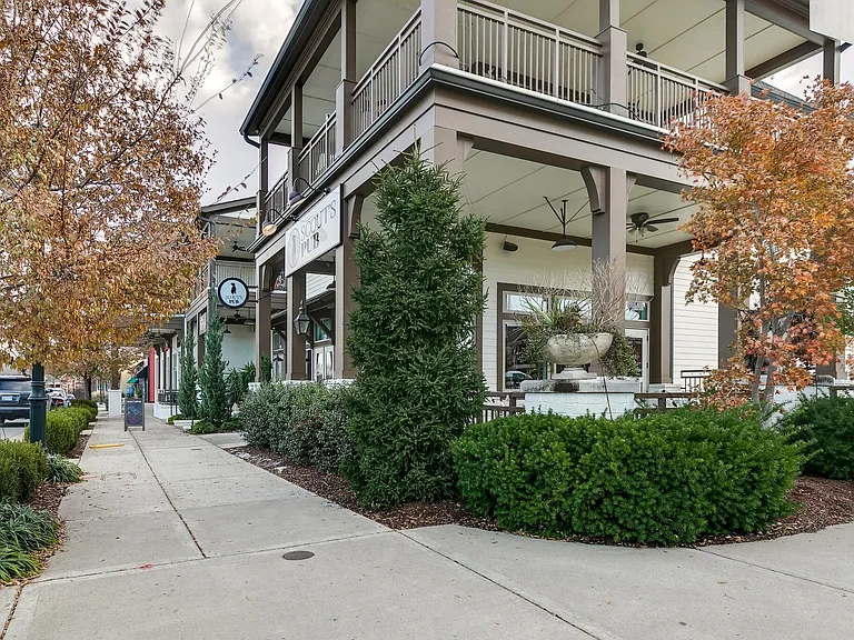 6007 Camberley St — Photo 72