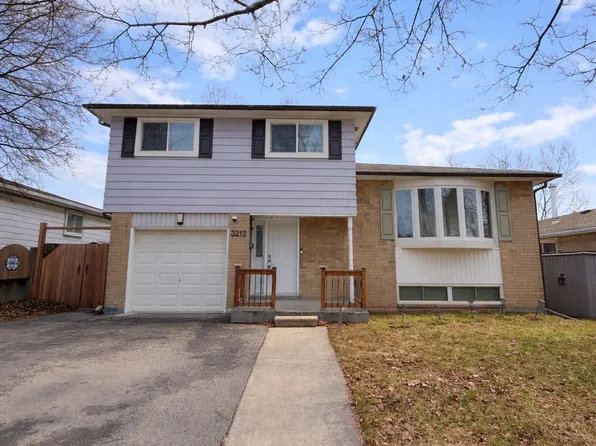 3212 Palmer Dr, Burlington, ON L7M 1L8