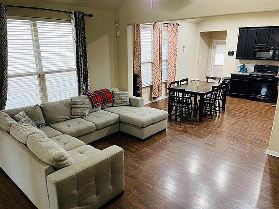 5th image of 9414 Savannah Holly Dr