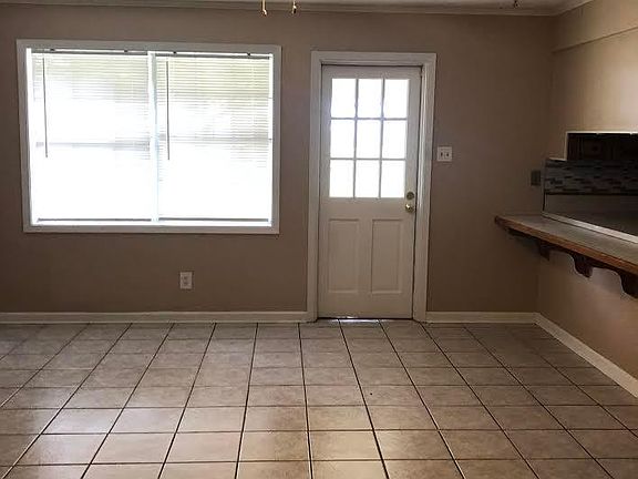 4th image of 123 Highland Dr