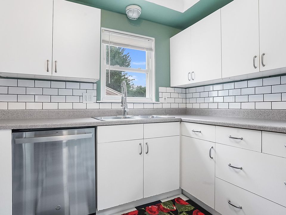 24011 Geneva St, photo 13