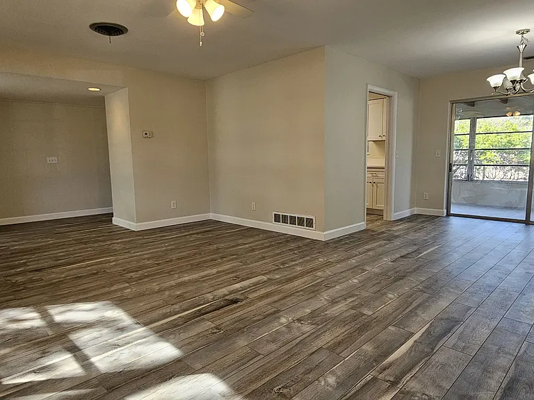 1329 Fairfield Dr — Photo 36