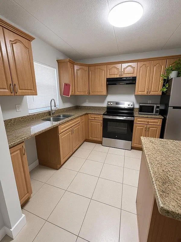 14421 Americana Cir — Photo 2