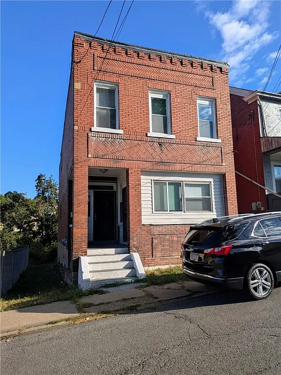 82 Harlem Ave photo 1