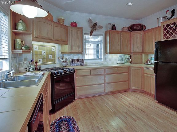 3rd image of 17494 Lake Haven Dr
