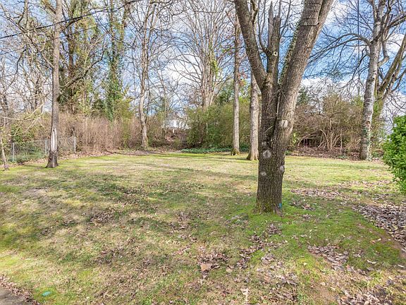 5th image of 1300 Lawrence Rd
