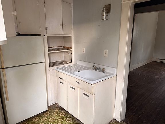 2nd image of 209 N Springer St #6