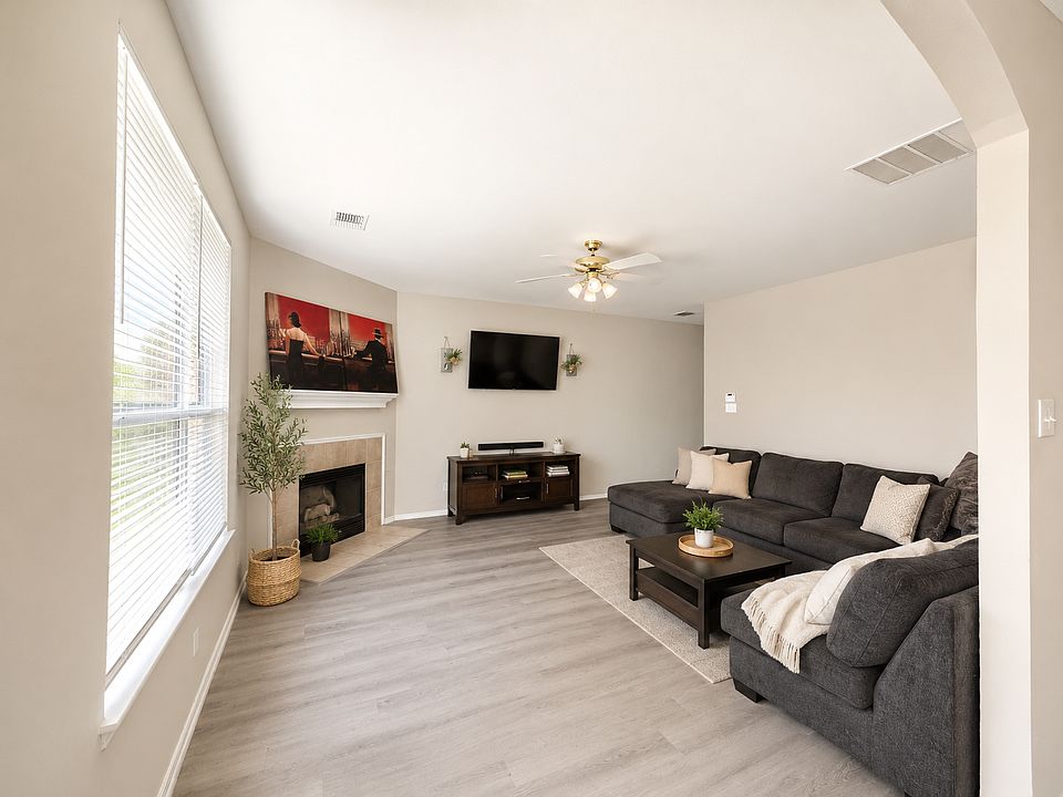 1st image of 2809 Coyote Ridge Dr
