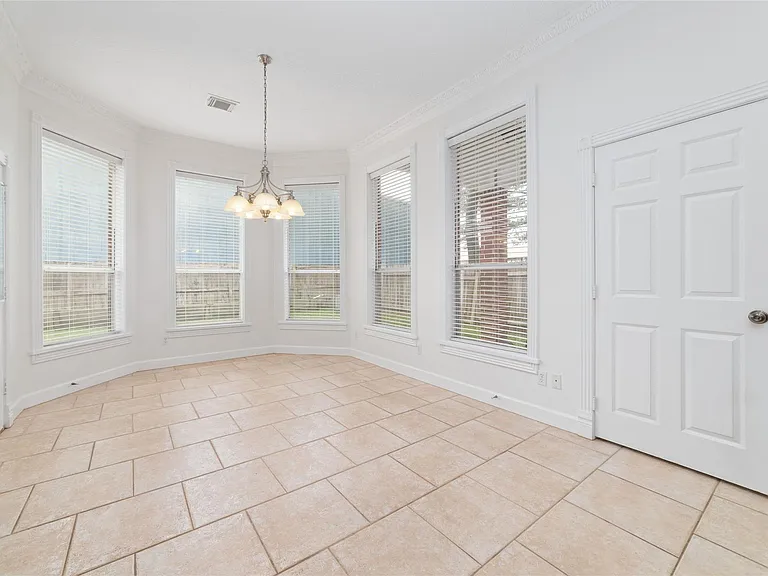 13311 Duke Of York Ln — Photo 12