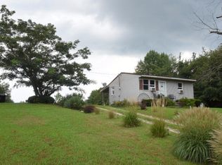 9244 Old Hartford Rd, Utica, KY 42376