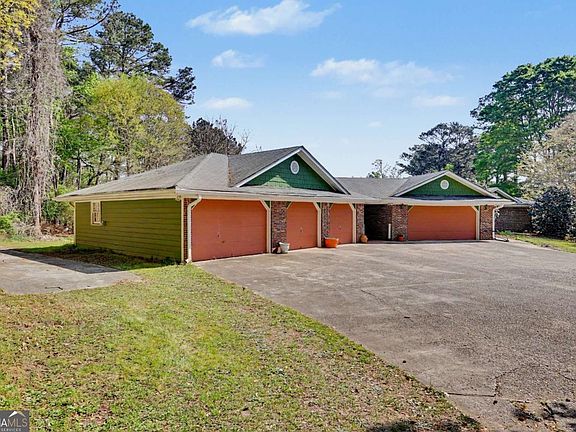 2nd image of 3154 Spring Lake Dr NE