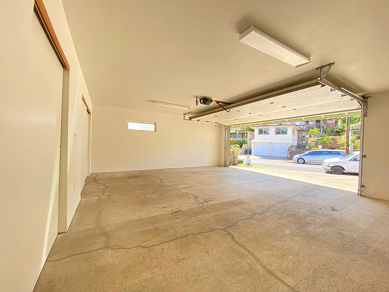 1136 Makaala St — Photo 10