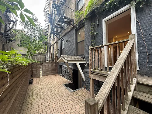 216 W 22nd St #1R Photo 1 216 W 22nd St #1R Photo 1
