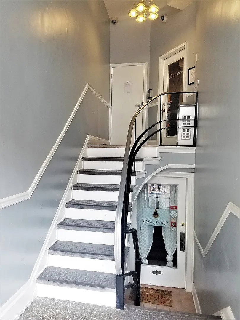 525 N. Charles St — Photo 4