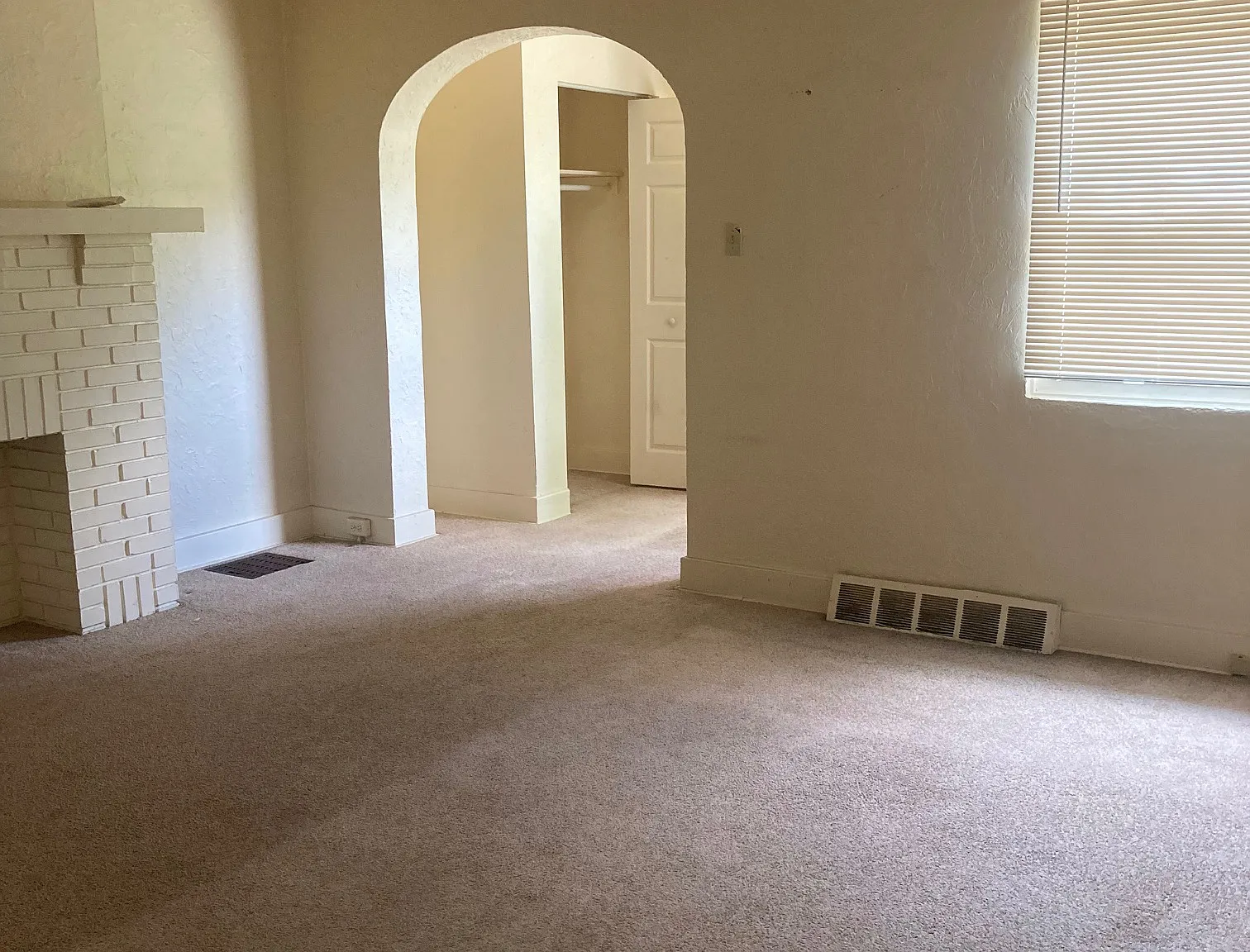 2 bed, $1,100 — Photo 2