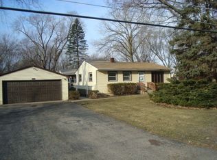 38442 N 6th Ave, Spring Grove, IL 60081