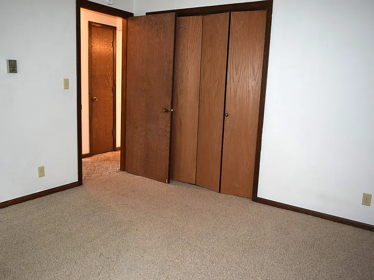 425 W Maine St — Photo 13