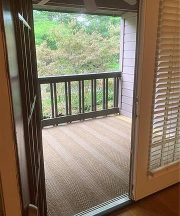 3rd image of 33 Lake Dr APT G6
