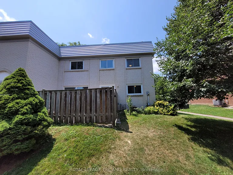 585 Gainsborough Rd #66 — Photo 15