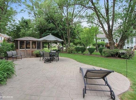 3rd image of 1046 Wildflower Ct