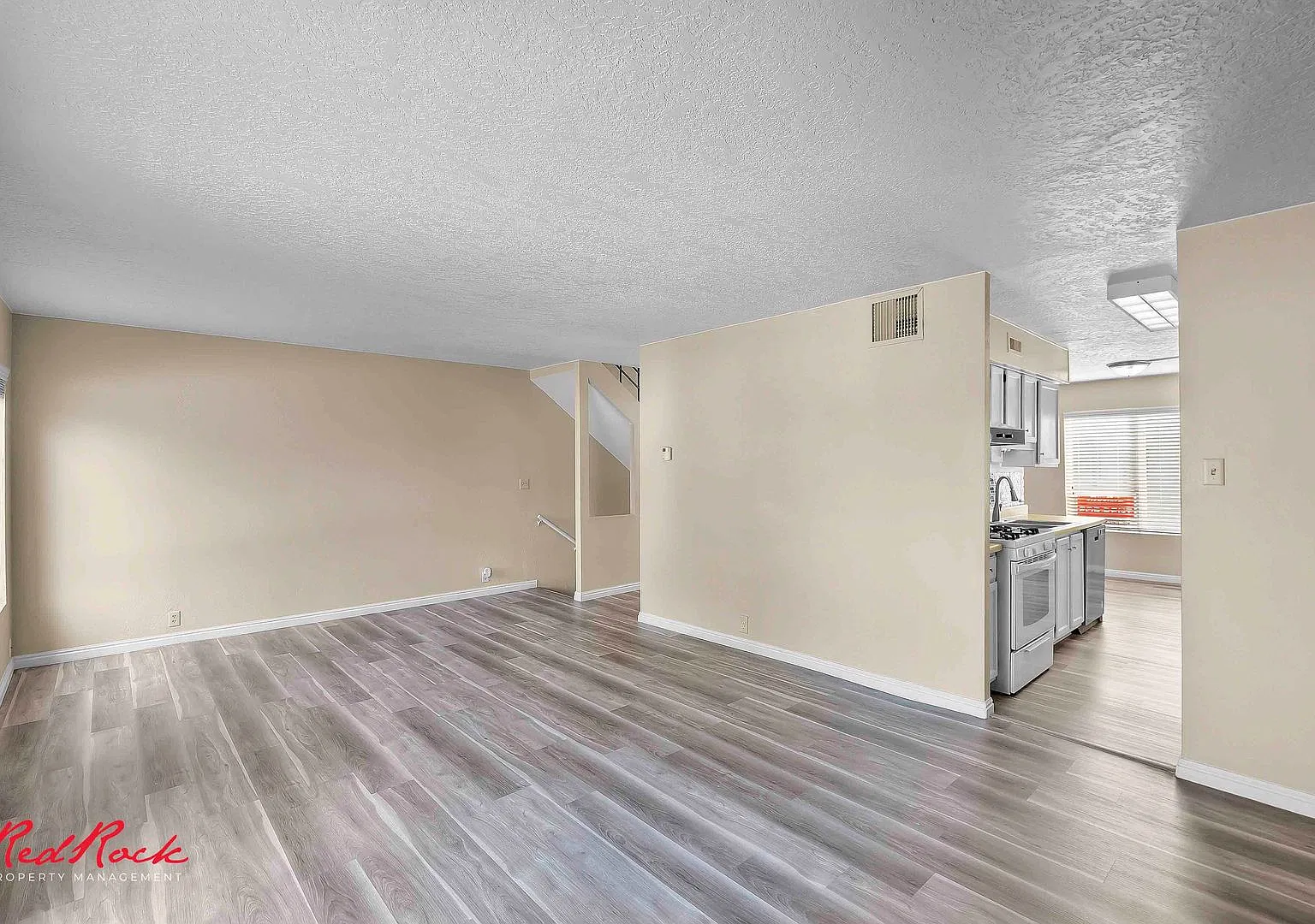 Charming 7-Bedroom Townhome on the South End of Town — Photo 2