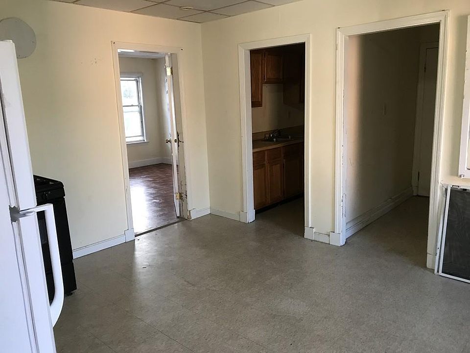 2nd image of 159 Vernon St
