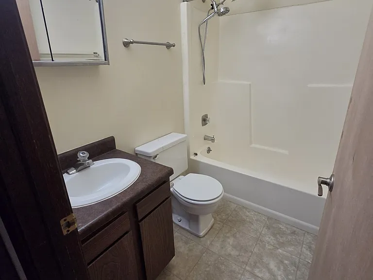 2702 Fryklund Dr — Photo 9