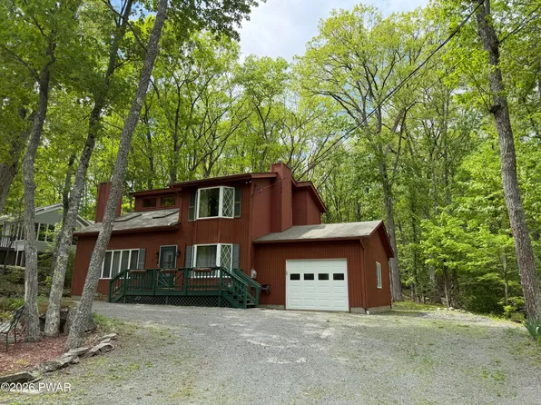 208 Mountain View Dr, Hawley, PA 18428