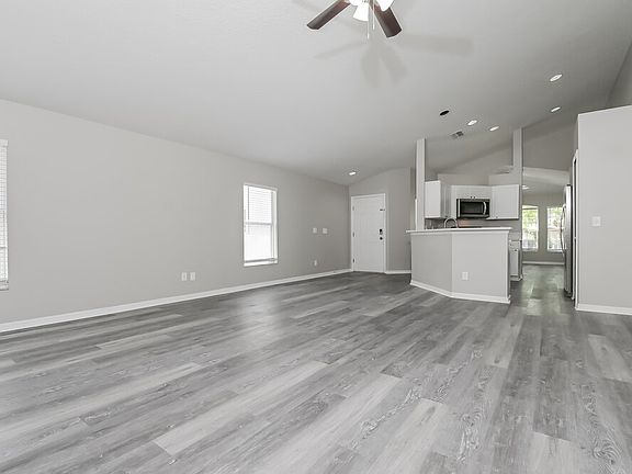 3rd image of 3208 Summer Cruise Dr