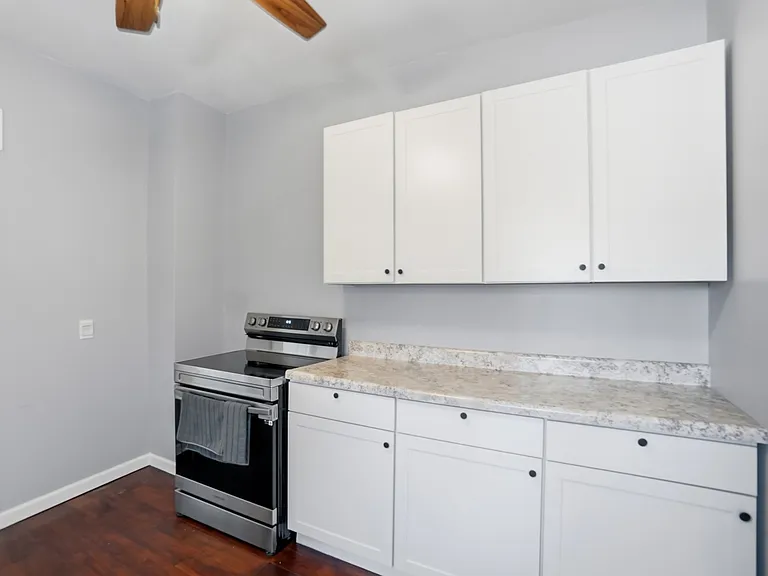 516 S Madriver St — Photo 12