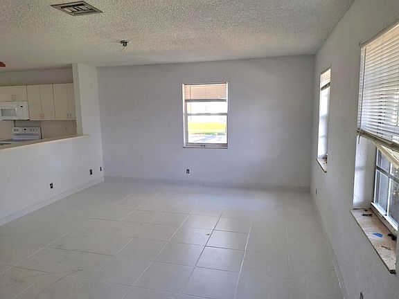5th image of 701 NW 15th Court