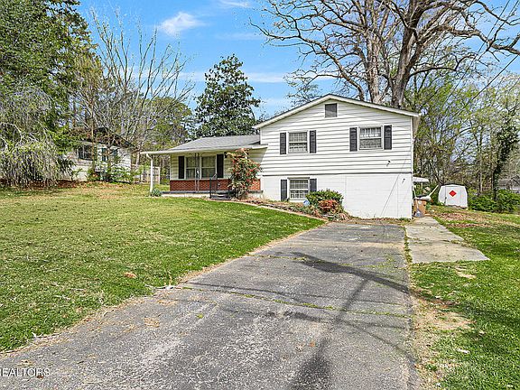 3rd image of 4205 Myrtlewood Dr