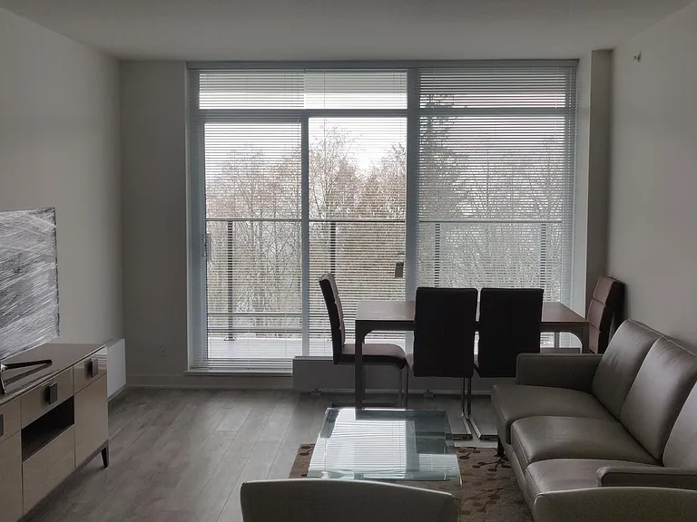 8940 University Cres — Photo 3