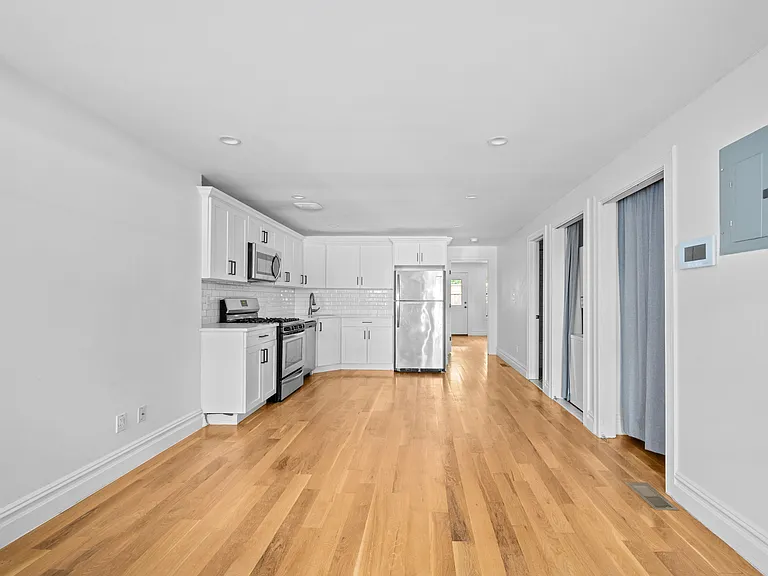606 Van Buren St #1 — Photo 2