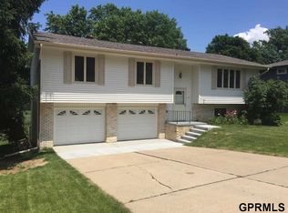 10320 Prairie Rd, Omaha, NE 68134