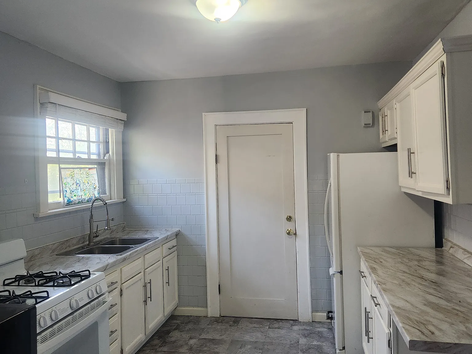 2 bed, 1250 sqft, $1,200 — Photo 2