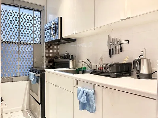 Rented by Matthew Gros-Werter, LREB  | media 51